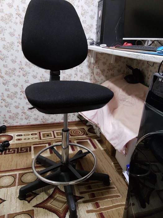 Baland kreslo sotiladi