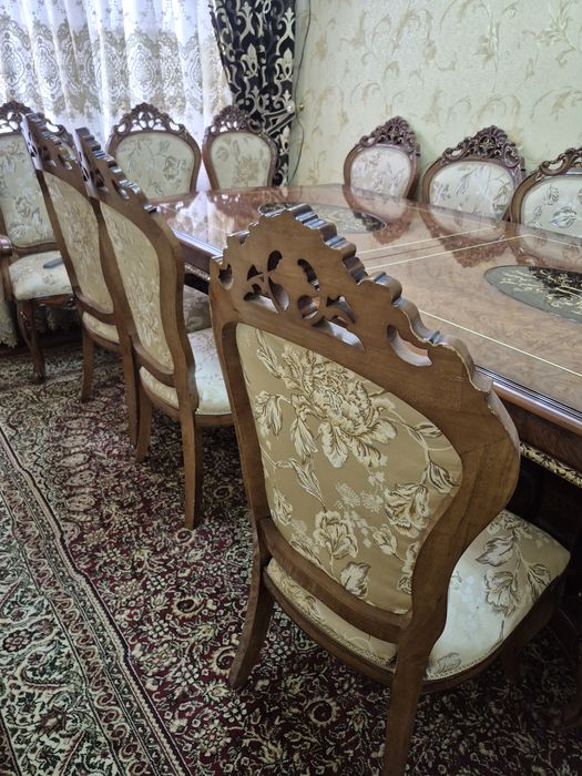 Оригинал. Дубайский стол. 12 стульев. Качество супер. Дерево дуб.