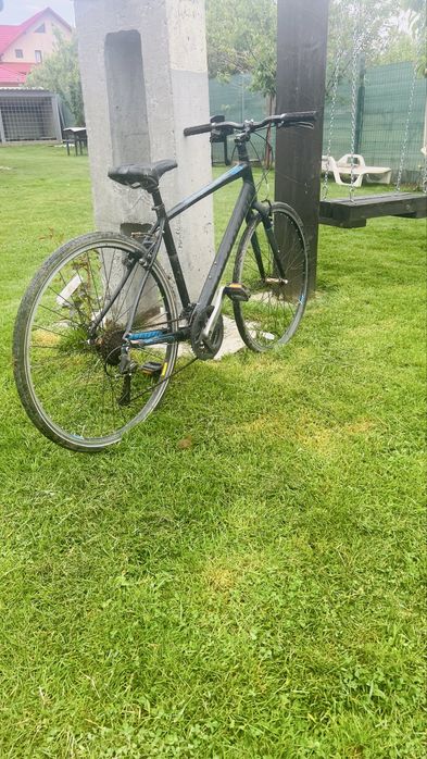 Bicicleta adusa din anglia sirrus carbon