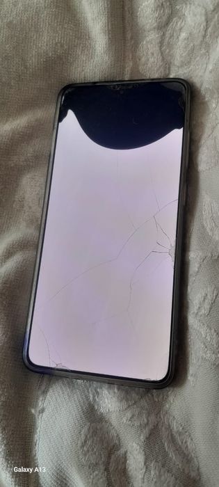 OnePlus 13r с дефектомс
