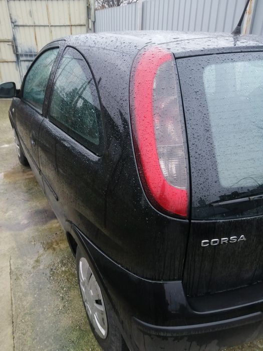 Opel corsa 2004 1.2 benzina, negru,uși .