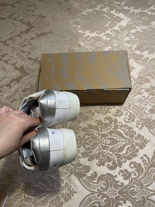 Adidasi dama golden goose