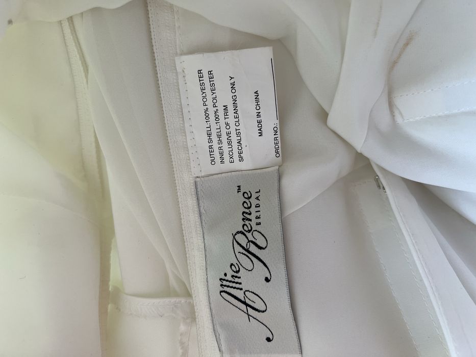 Rochie mireasa folosita odata