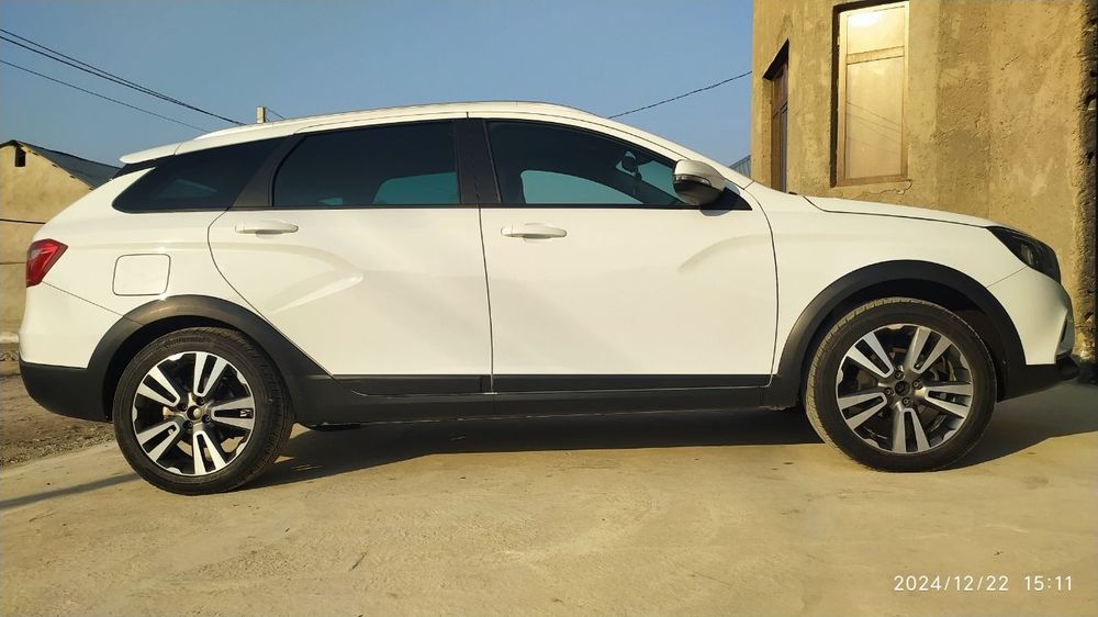 Lada Vesta SWCross