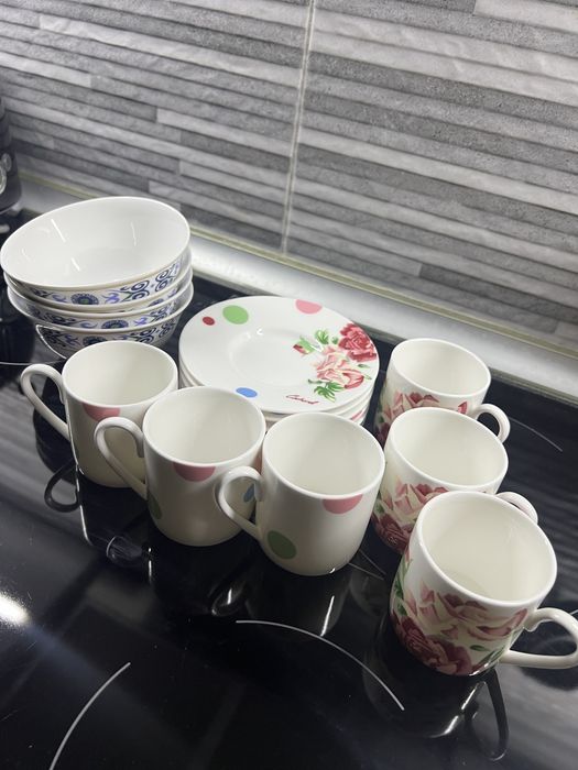 Посуда: чашки, блюдца, пиалушки