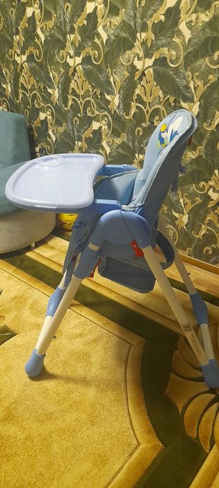 Detiski kormyashi stolik