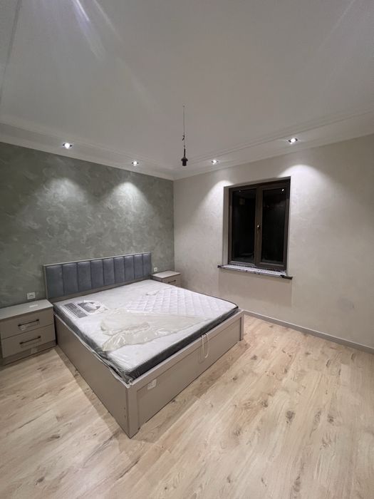 3 xonali kvartira sotiladi 9. Etajli domnig 2 etaji narxi kelishiladi