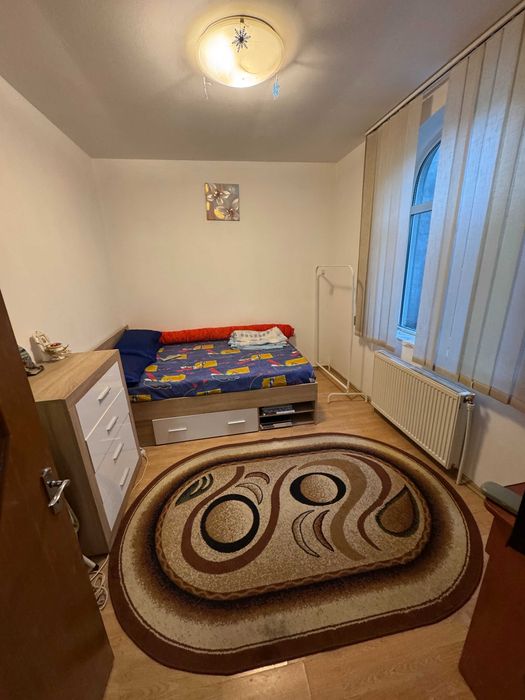 Proprietar – 2 camere decomandat + curte + beci, Nerva Traian