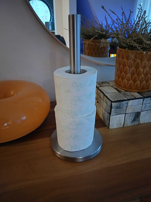 Метална поставка за кухненска или тоалетна хартия