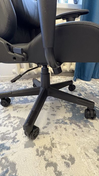 СРОЧНО продам игровое кресло