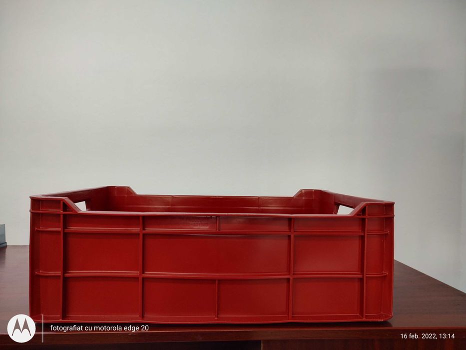 Naveta /lada plastic /Rosu  verde negru 30 ron /tipa113a