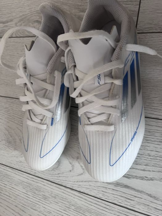 Футболни обувки 34 номер