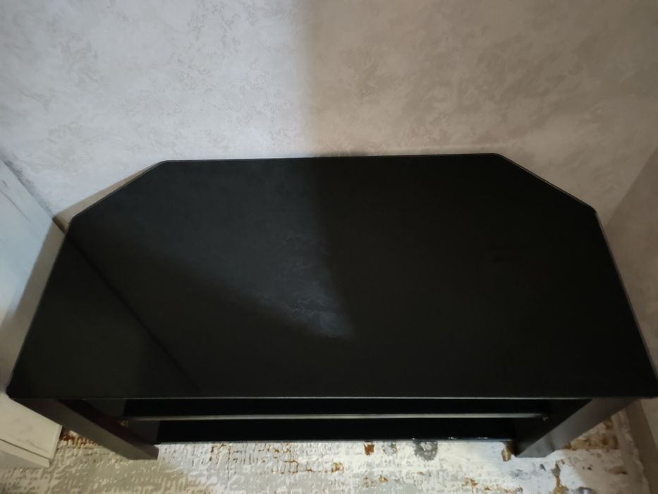 Стол для телевизора