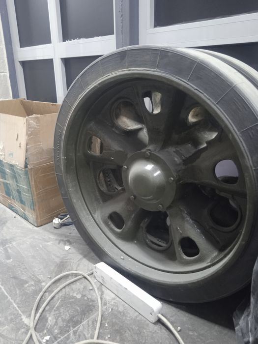 Продам калеса рорететные