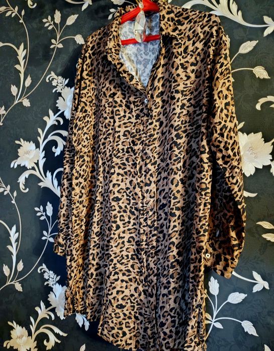 Стильная рубашка -платье в леопардовом цвете,48-52 размер