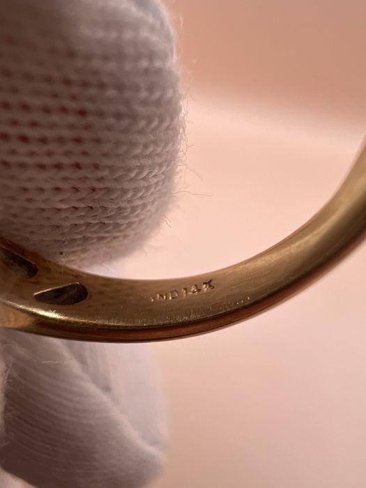 Продам золотое кольцо.