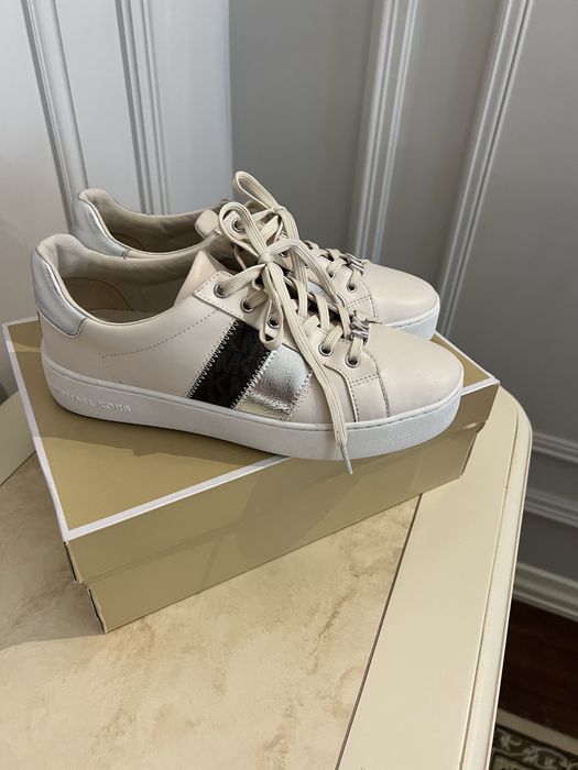 Стильные кроссовки Michael Kors