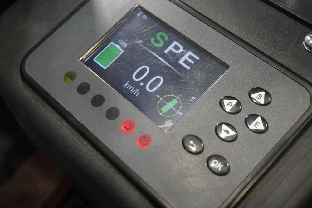 Вилочный погрузчик 1.6 тонн