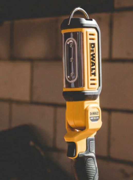 Фенер акумулаторен DEWALT DCL050/18V