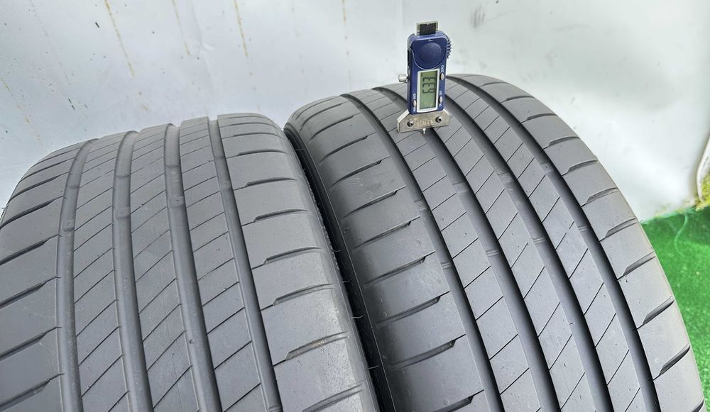 2бр 235/35r19 BRIDGESTONE летни