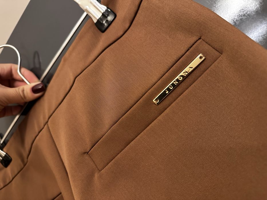 Елегнтен панталон в кафяво Junona