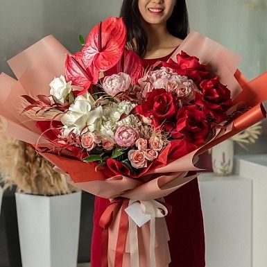 Розы пионы гортензии цветы букеты