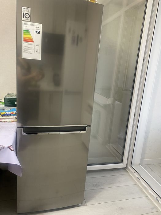 Продам холодильник