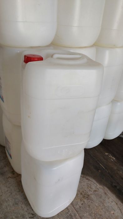 Продам пластиковые канистры