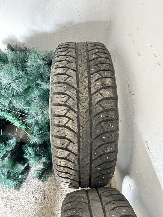 Шины зимние комплект Bridgestone