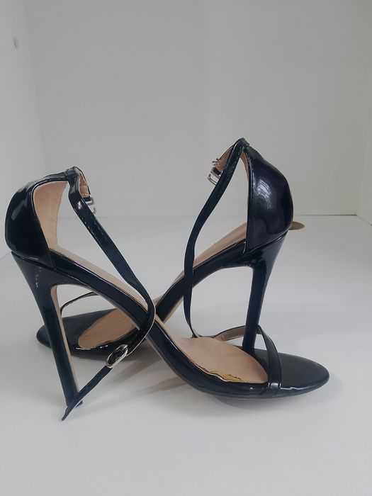 Стильные открытые босоножки