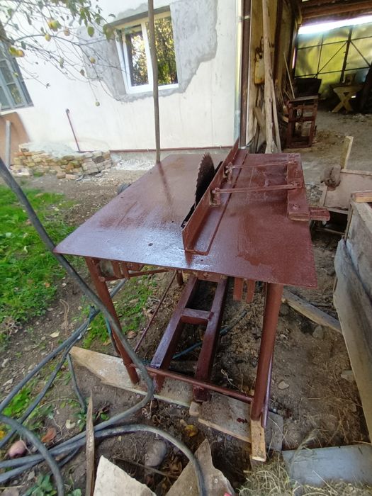 Circular trifazic pentru cherestea și grinzi, robust, cu băilog