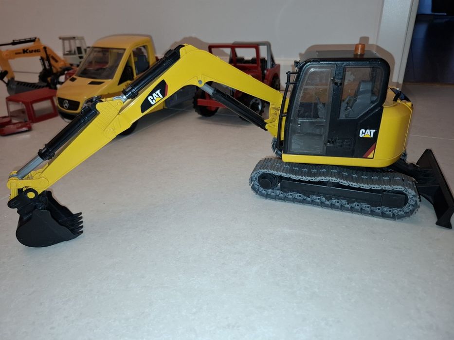 Vand bruder excavator