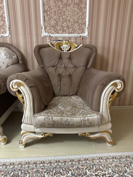 Продам диван скреслами