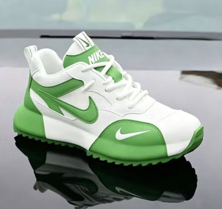 Чисто нови Nike обувки