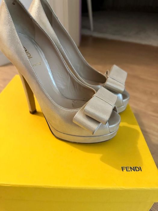 Туфли Fendi.
