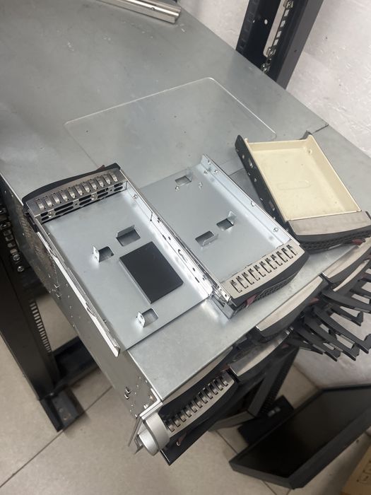 Серверное хранилище (disk shelf / storage enclosure) от Supermicro