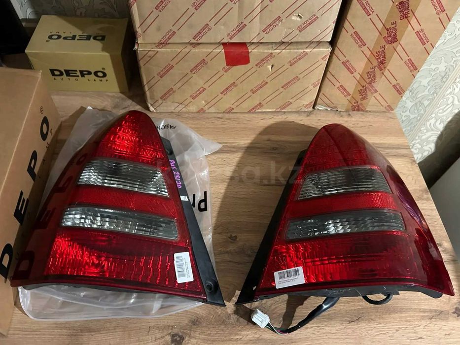 Фонарь Subaru Forester SG5 стоп сигнал