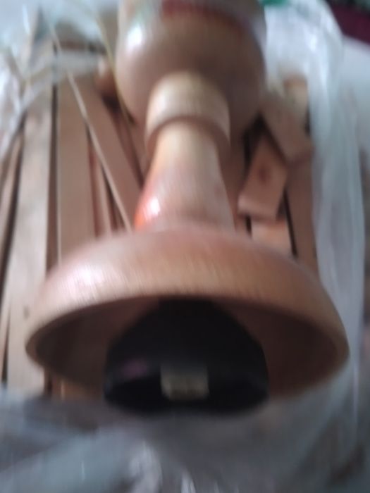 Люстра деревянная.