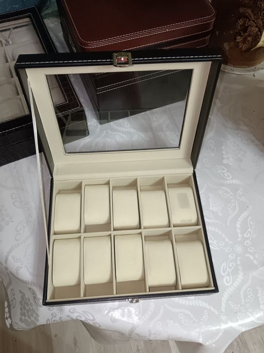 Футляр кейс шкатулка  для часов новый