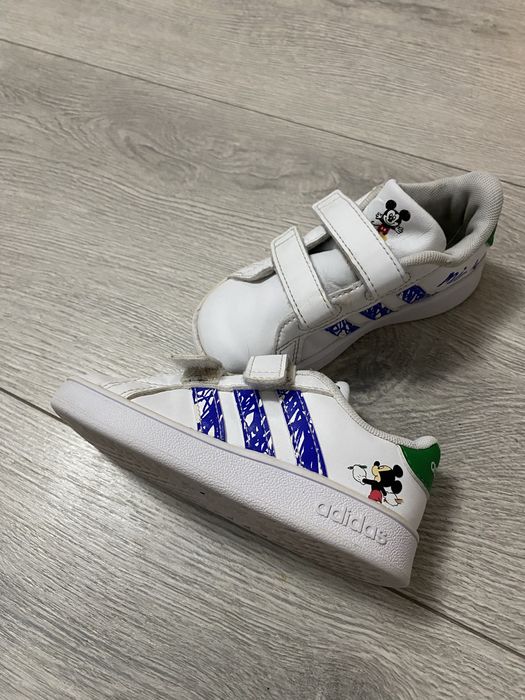 Adidasi adidas mickey marime 23