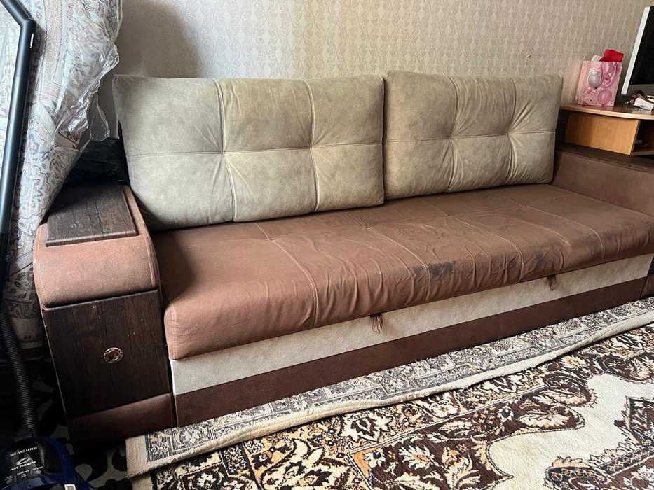 Срочно продам 2 дивана в хорошем состоянии