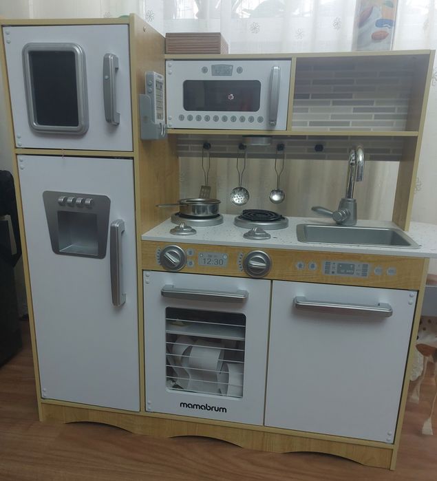 Vând bucătărie copii