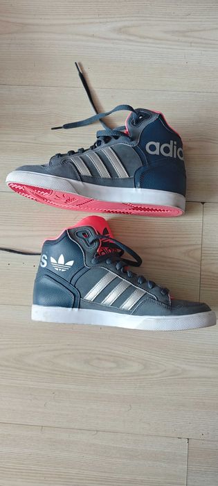 Обувки  adidas 42 номер