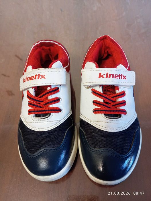 кроссовки и сандали