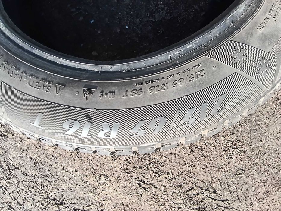 Продам 4 балона с шипами 215/65/16