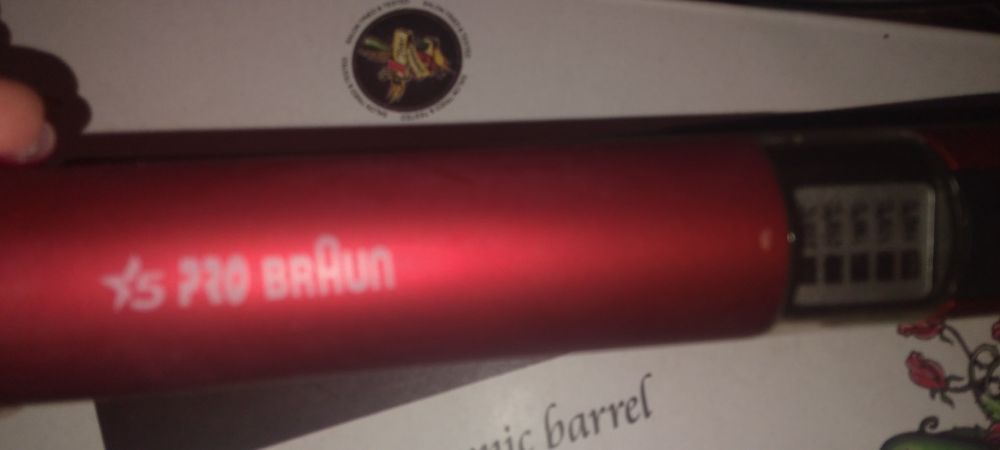 Продаю утюжок для волос.