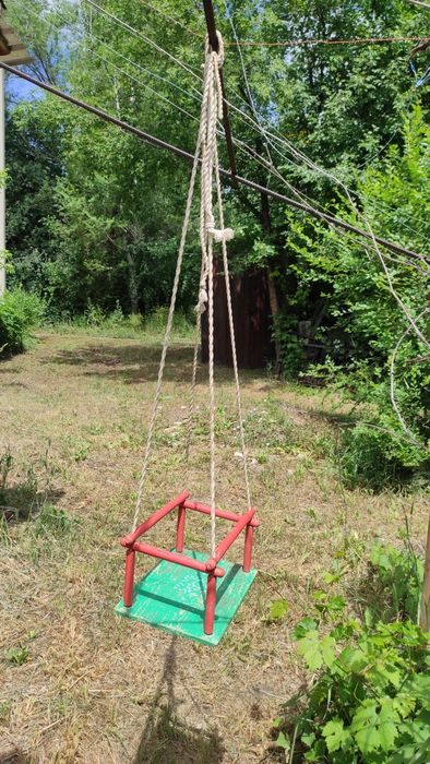Качель детская деревянная
