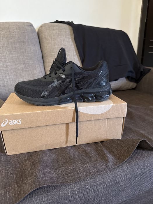 Маратонки asics нови