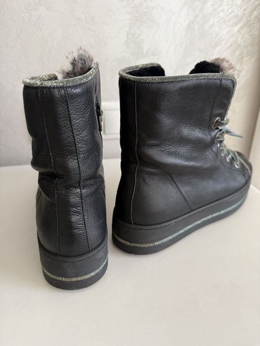 Продам зимние высокие кеды