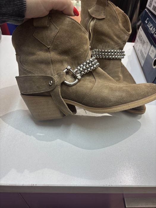 Ciocate dama piele intoarsa